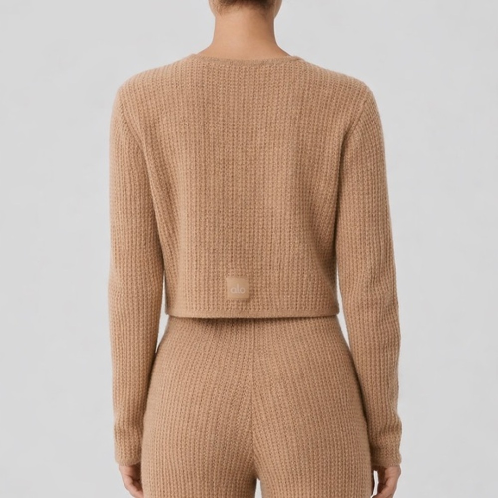 ALO Yoga Cashmere Plush Waffle Cropped Long Sleeve Top Toasted Almond Size Small